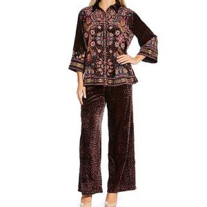 Johnny Was 3/4 Sleeve Velvet Leopard Print Kimono Sleeve Shirt. Size Medium.